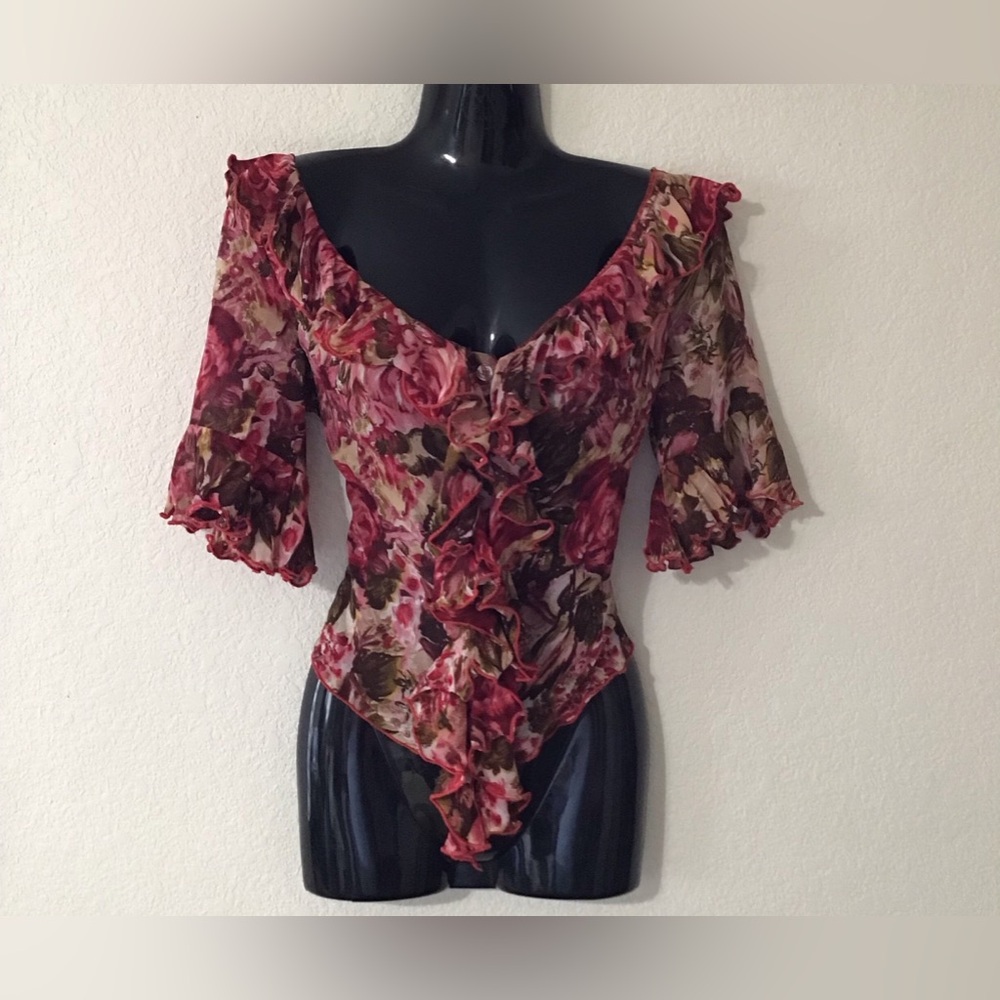 Women’s ruffled floral blouse. Size S